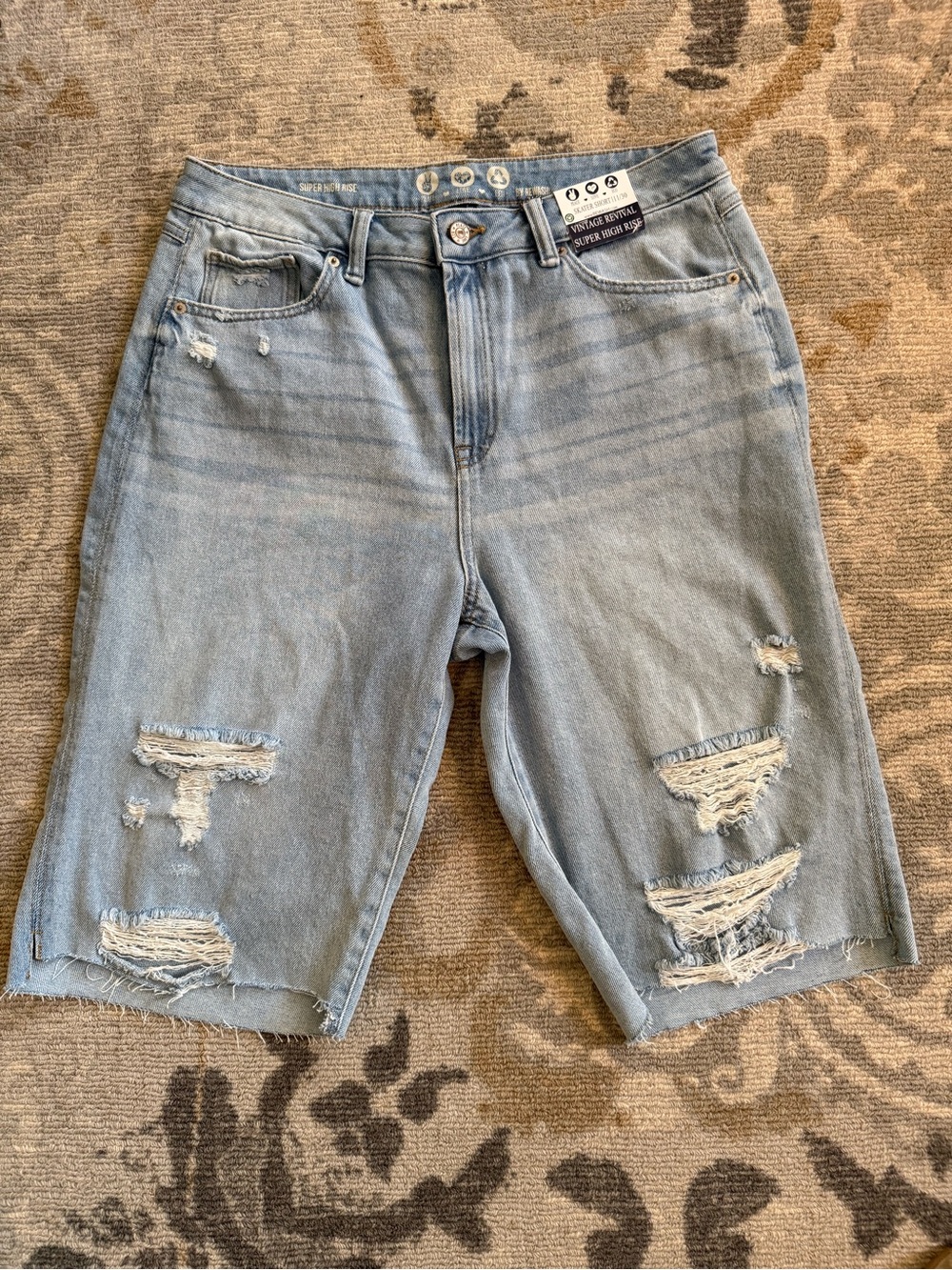 Francesca’s Light Blue High Rise Distressed Denim Shorts Size 11/30 NWT